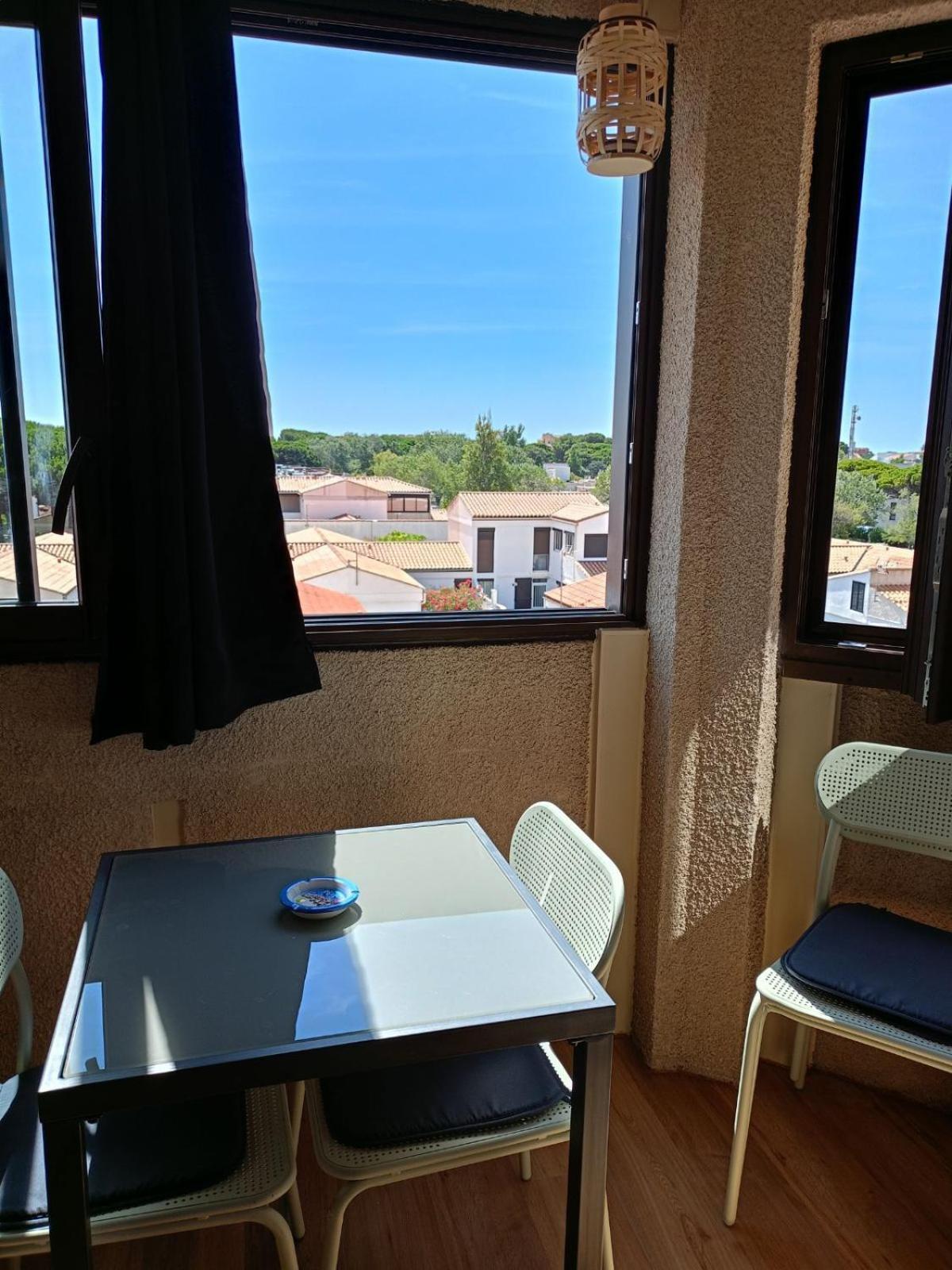 Chic Appartement 4 Personnes Льокат Екстериор снимка